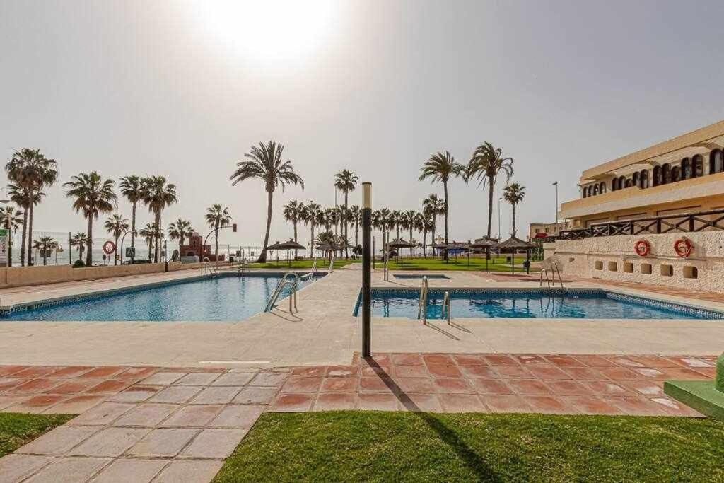797 Holiday Rentals- Apartamento En Aloha Playa Frente Al Mar Benalmádena Esterno foto
